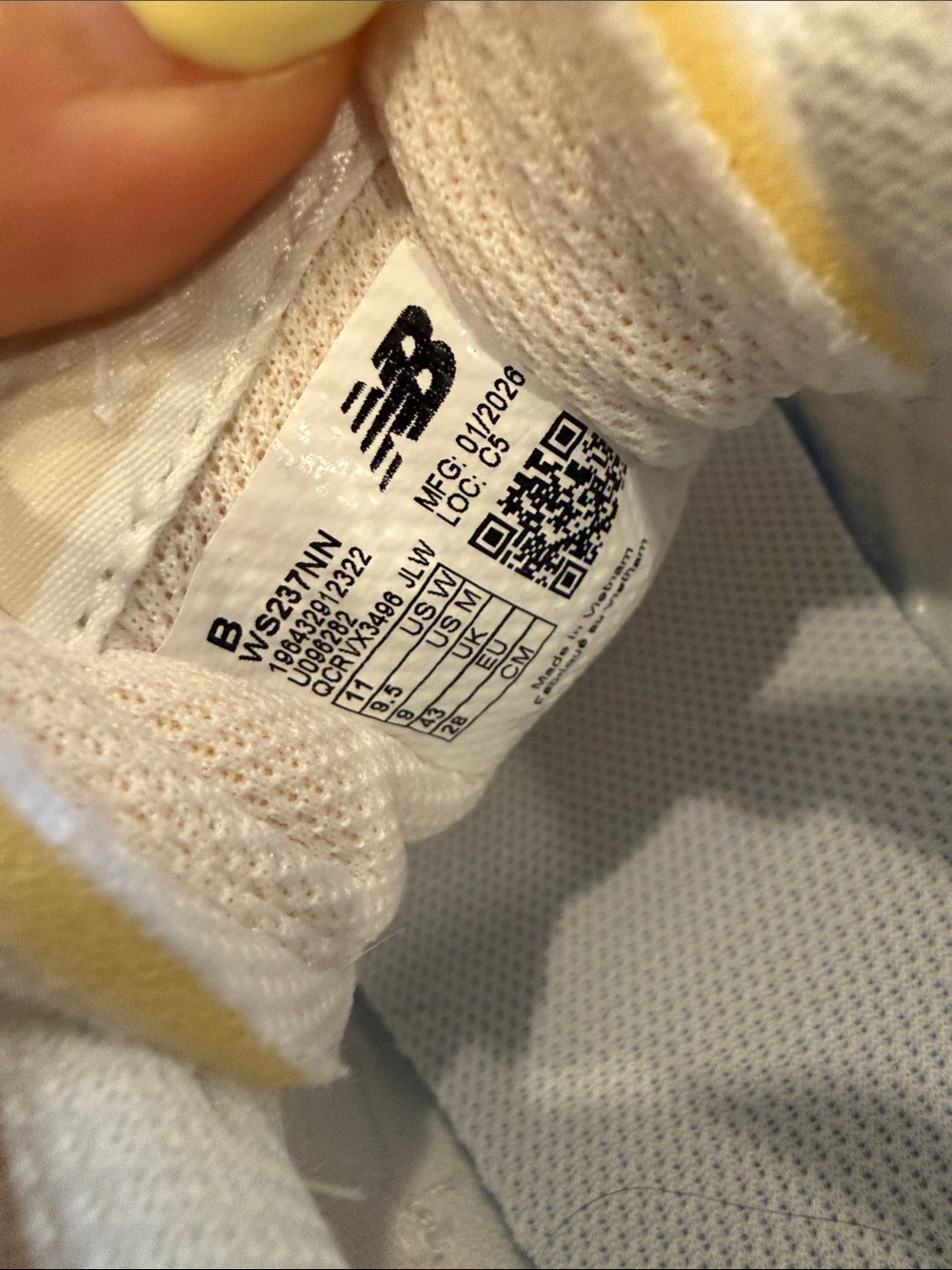 Men’s New Balance Sneaker - Picture 7 of 11